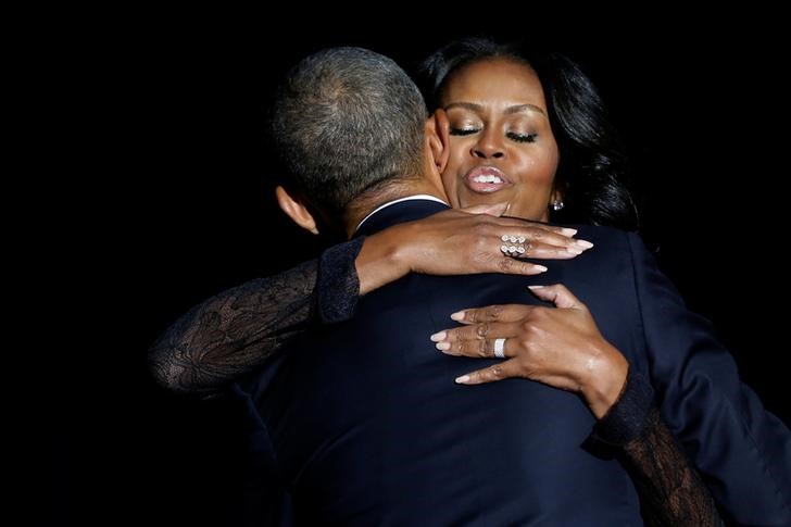 © Reuters. طرح مذكرات ميشيل أوباما (بيكامينج) في نوفمبر