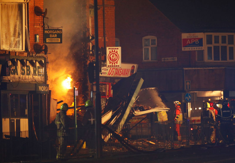 © Reuters. Mueren cuatro personas tras una explosión en un edificio de la ciudad inglesa de Leicester