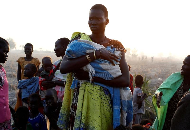 © Reuters. مسؤولو إغاثة: جنوب السودان على شفا مجاعة ويواجه "أصعب عام"