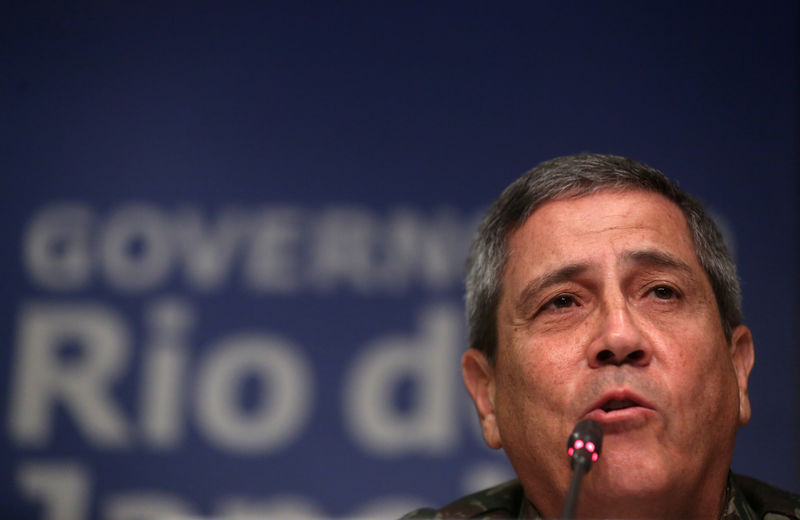 © Reuters. General interventor Walter Braga Netto durante coletiva de imprensa no Rio de Janeiro