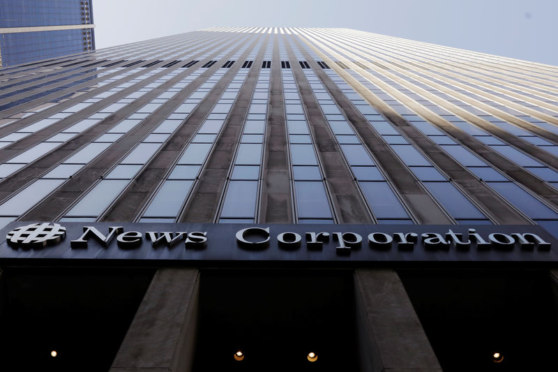 © Reuters. The News Corporation logo is displayed on the side of a building in midtown Manhattan in New York