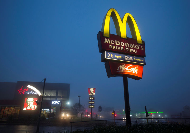 © Reuters. FILE PHOTO: A McDonald's restaaurant is seen next door to a KFC and a Virgin Active gym in Hillcrest