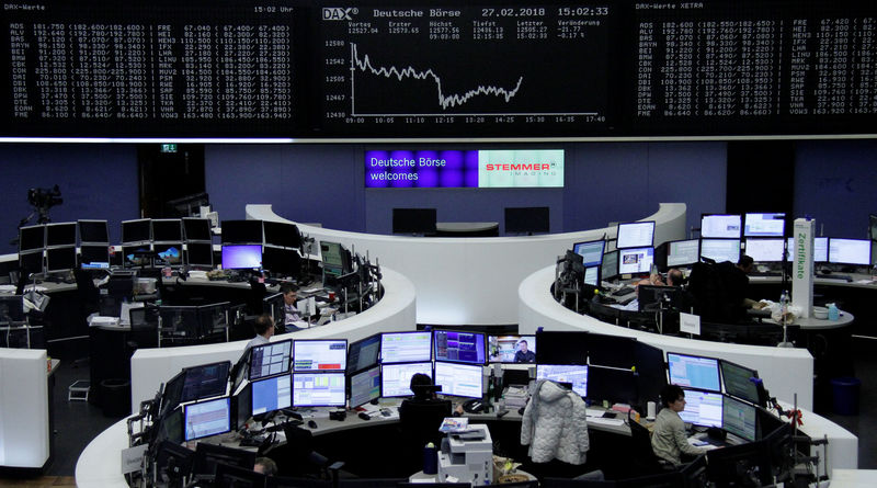 © Reuters. The German share price index, DAX board, is seen at the stock exchange in Frankfurt