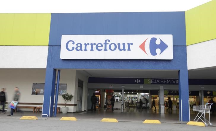 © Reuters. Supermercado do Carrefour em São Paulo