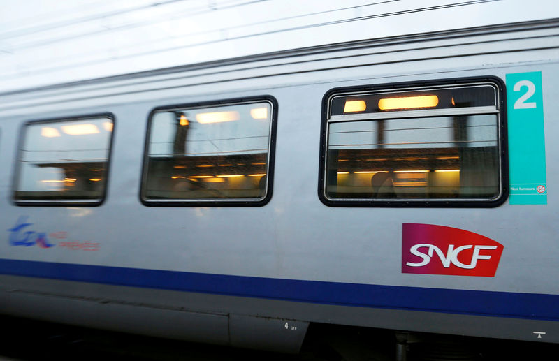 © Reuters. FILE PHOTO: The logo of SNCF is pictured on a train arriving at the French state-owned railway company SNCF station in Moissac
