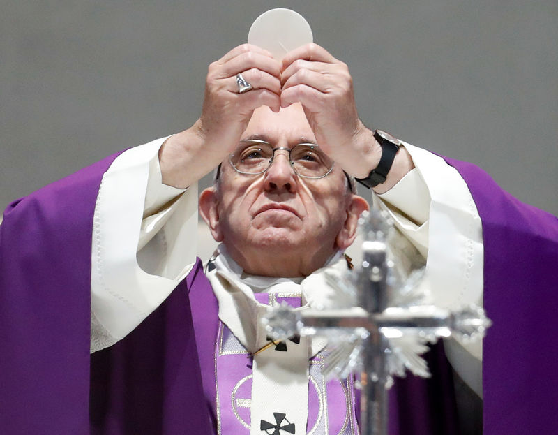 © Reuters. Papa Francisco durante cerimônia em Roma