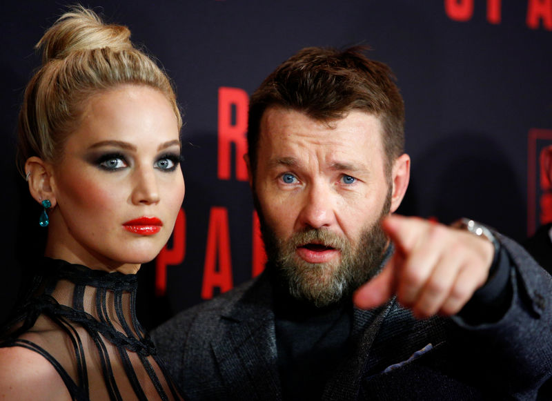 © Reuters. Jennifer Lawrence e Joel Edgerton posam em Nova York