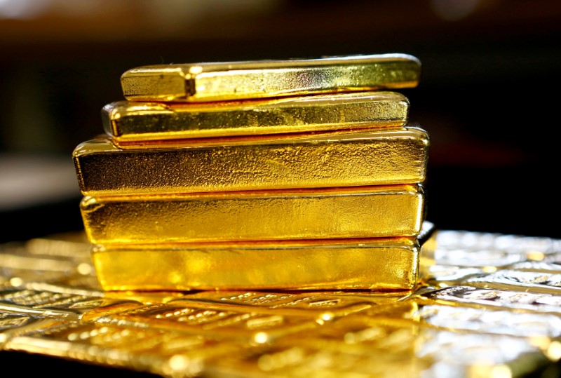 © Reuters. FILE PHOTO: Gold bars at the Austrian Gold and Silver Separating Plant 'Oegussa' in Vienna