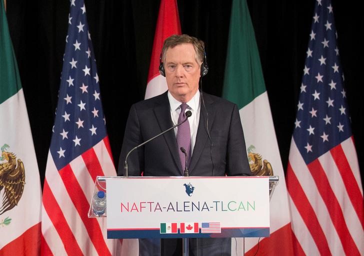 © Reuters. FILE PHOTO - Robert Lighthizer, United States Trade Representative, makes statements to the media following NAFTA round six renegotiations in Montreal, Quebec, Canada