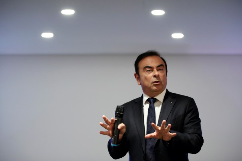 © Reuters. Carlos Ghosn, Chairman and CEO of Renault, speaks during the French carmaker Renault's 2017 annual results presentation in Boulogne-Billancourt