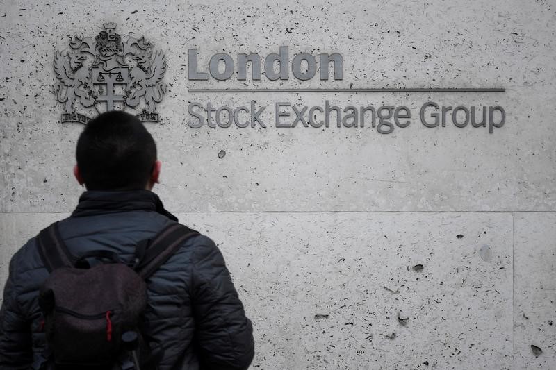 © Reuters. El Ibex sigue en la senda bajista ante temor a guerra comercial global
