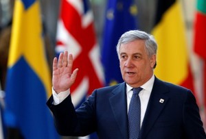 © Reuters. Tajani accede a ser candidato a primer ministro en la lista de Berlusconi