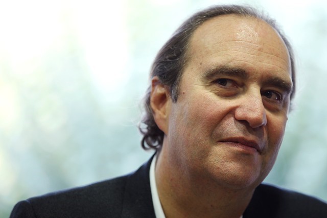 © Reuters. L'ENTREPRENEUR XAVIER NIEL DEVIENT ADMINISTRATEUR DU GÉANT KKR