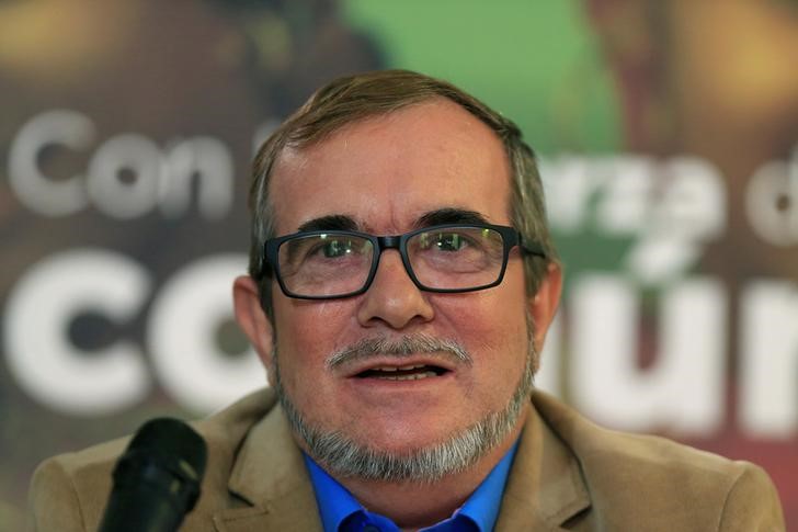 © Reuters. Candidato à Presidência da Colômbia Rodrigo Londoño durante coletiva de imprensa em Bogotá