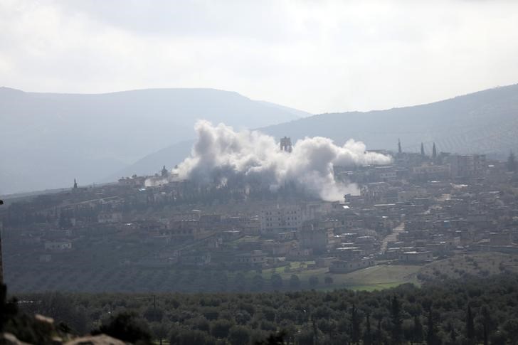 © Reuters. المرصد: طائرات تركية تهاجم قوات موالية للحكومة السورية في عفرين
