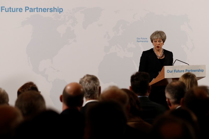 © Reuters. Britain's Prime Minister Theresa May makes a speech about her vision for Brexit at Mansion House in London