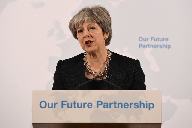 © Reuters. Britain's Prime Minister Theresa May delivers a speech about her vision for Brexit, at Mansion House in London