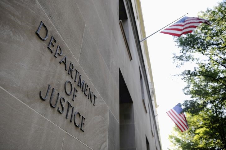 © Reuters. FILE PHOTO: The U.S. Department of Justice headquarters building in Washington