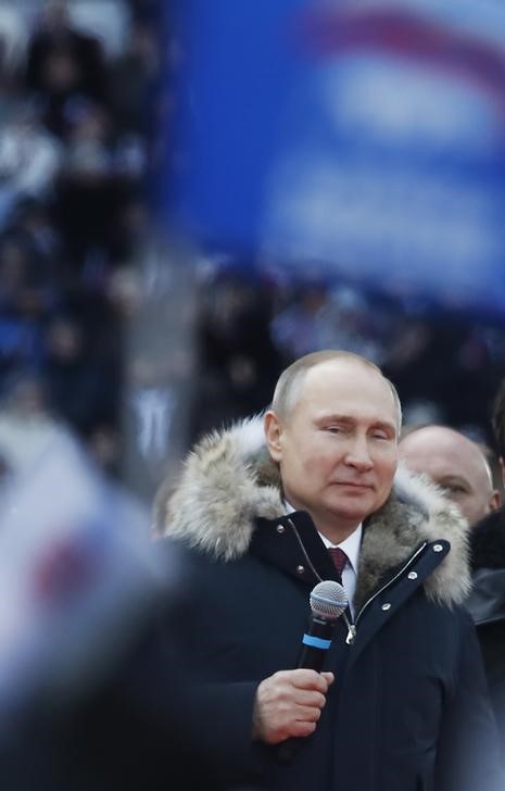 © Reuters. Putin dice a EEUU que envíen evidencia de presunta intervención rusa en elecciones