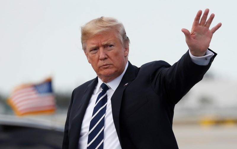 © Reuters. Trump arrives in West Palm Beach, Florida