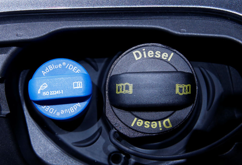 © Reuters. El declive del diésel crea un dilema de emisiones para los fabricantes de coches