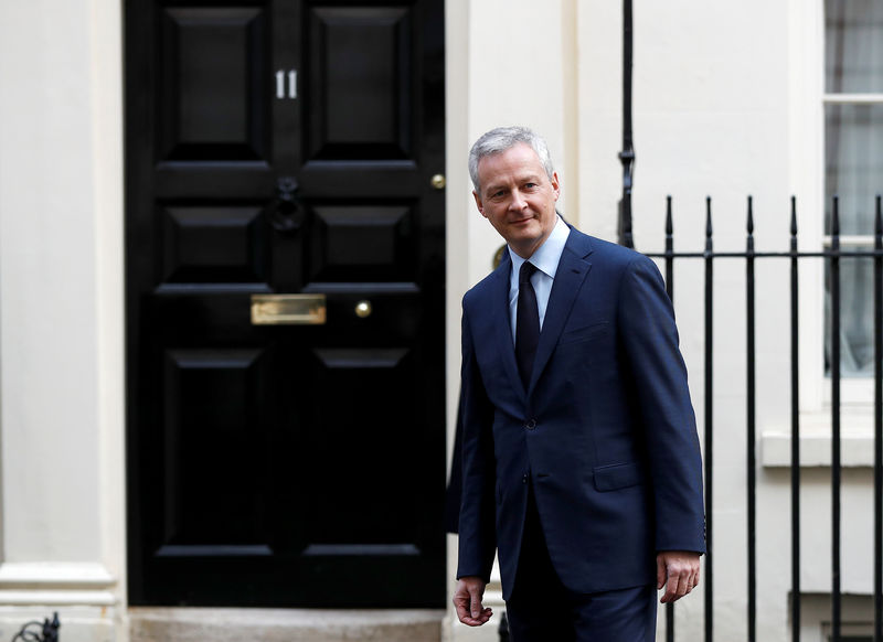 © Reuters. France's Economy Minister Bruno Le Maire arrives at 11 Downing Street in London