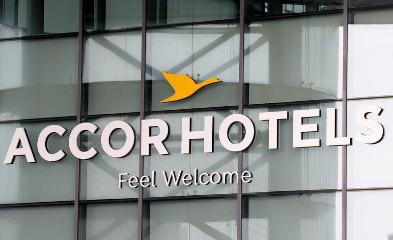 © Reuters. EURAZEO ENCLENCHE SA SORTIE DU CAPITAL D'ACCORHOTELS