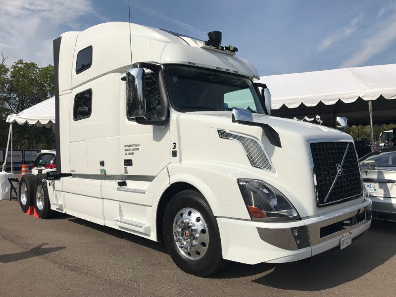 Uber's selfdriving trucks haul cargo on Arizona highways By Reuters