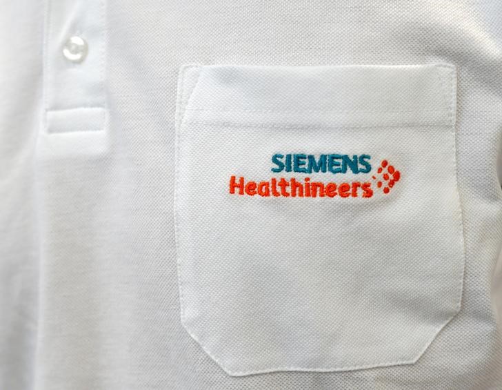 © Reuters. Siemens Healthineers logo is seen on an item of clothing in manufacturing plant in Forchheim