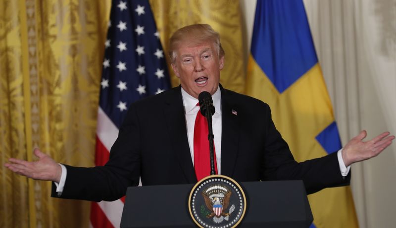 © Reuters. U.S. President Trump and Sweden's Prime Minister Lofven hold joint news conference at the White House in Washington