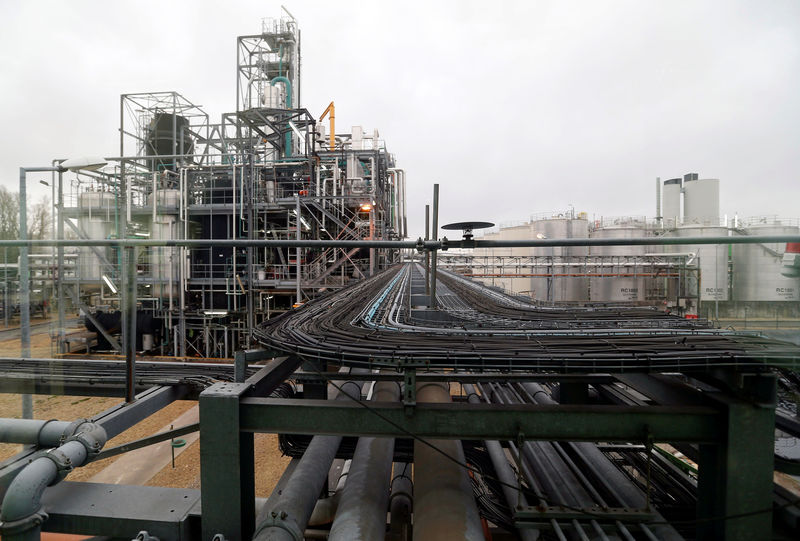 © Reuters. Exterior view shows the factory of Avril Group subsidiary Saipol in Bassens