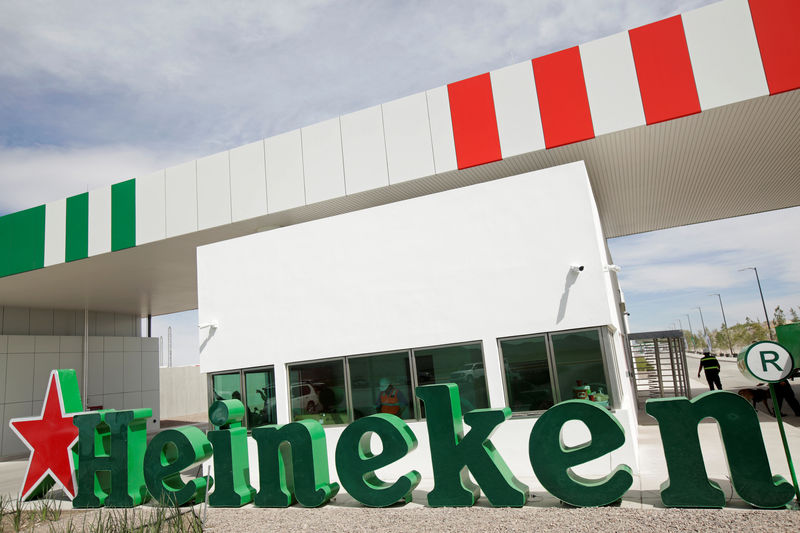 © Reuters. Heineken sign is seen at the main access to the new Heineken brewery in Meoqui