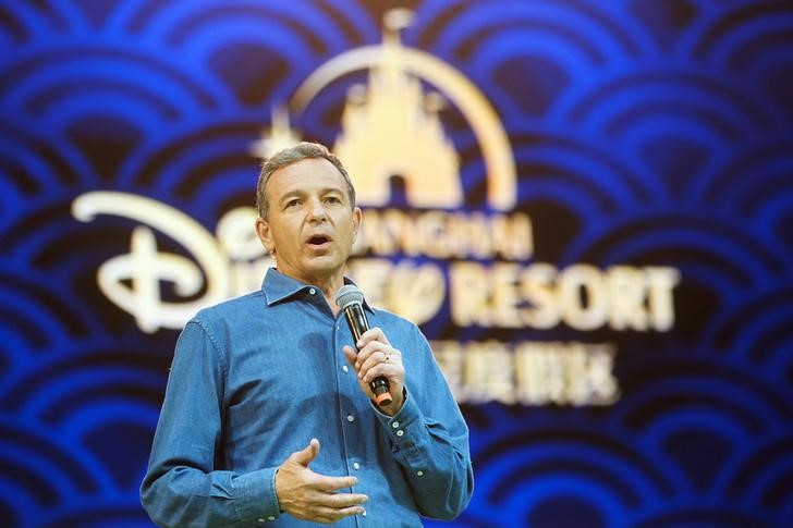 © Reuters. FILE PHOTO - Disney's Chief Executive Officer Bob Iger holds a news conference at Shanghai Disney Resort as part of the three-day Grand Opening events in Shanghai