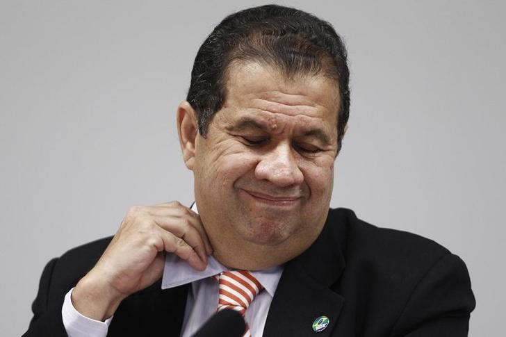 © Reuters. Presidente do PDT, Carlos Lupi, em reunião em Brasília