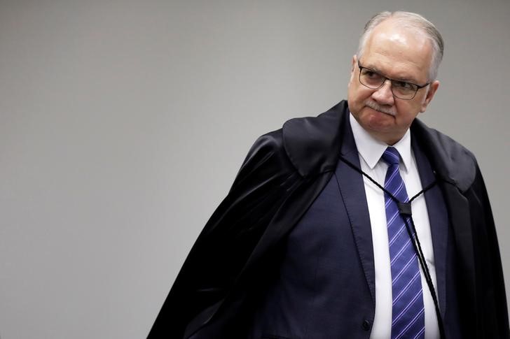 © Reuters. Ministro Edson Fachin, do STF, durante sessão da corte em Brasília