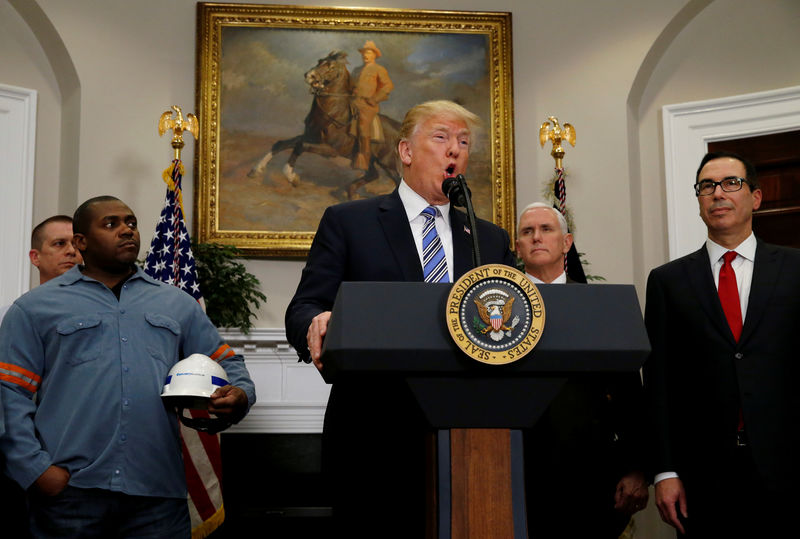© Reuters. Trump durante cerimônia na Casa Branca