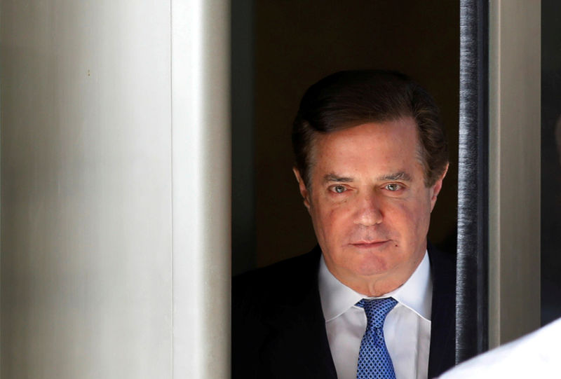 © Reuters. Ex-gerente da campanha de Trump Paul Manafort deixa tribunal em Washington