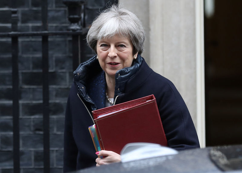 © Reuters. بريطانيا ستعمل مع الاتحاد الأوروبي بشأن إعفاءات من رسوم جمركية أمريكية