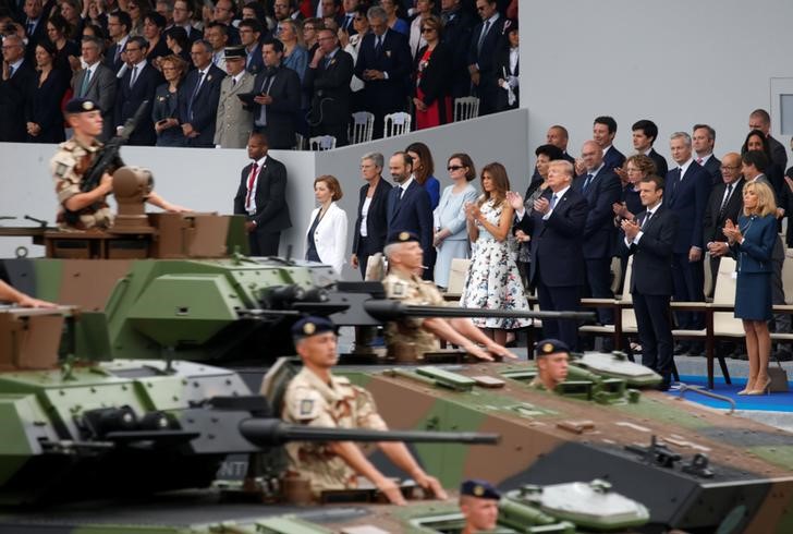 © Reuters. الدبابات تغيب عن عرض عسكري طلب ترامب تنظيمه في يوم المحاربين