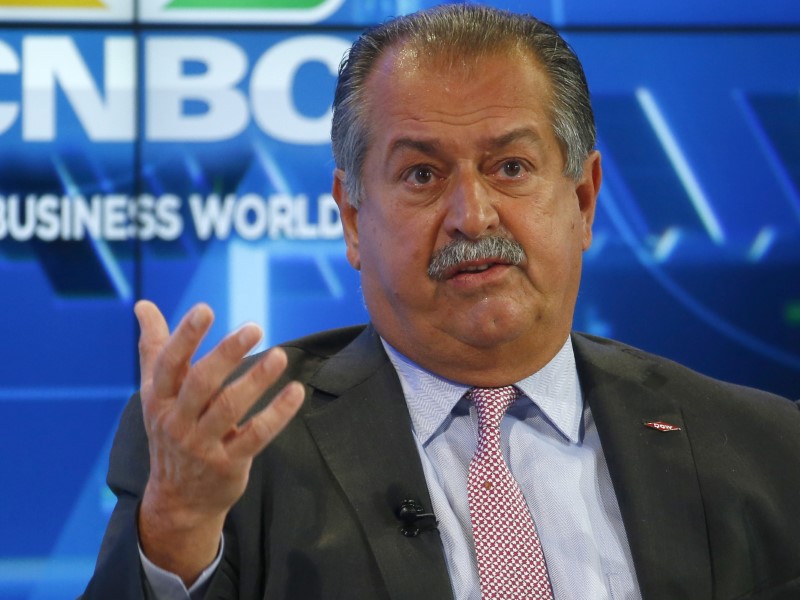 © Reuters. Liveris Chairman and CEO The Dow Chemical Company attends the WEF annual meeting in Davos