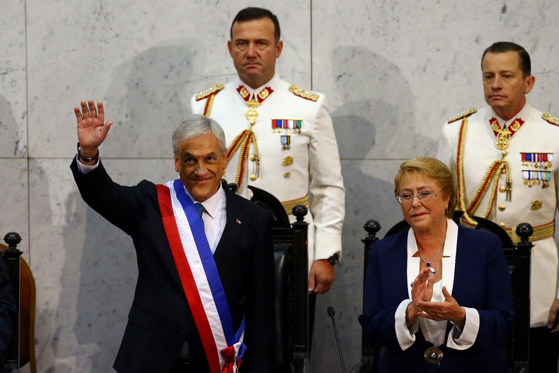 © Reuters. Piñera asume la presidencia de Chile con la promesa de impulsar la economía