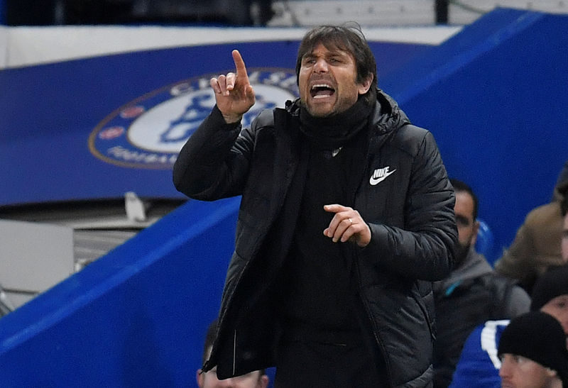 © Reuters. El Chelsea debe estar preparado para sufrir en Barcelona, dice Conte