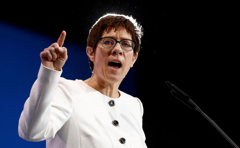 © Reuters. Nova secretária-geral do partido União Democrata-Cristã (CDU), Annegret Kramp-Karrenbauer, durante congresso em Berlim, na Alemanha