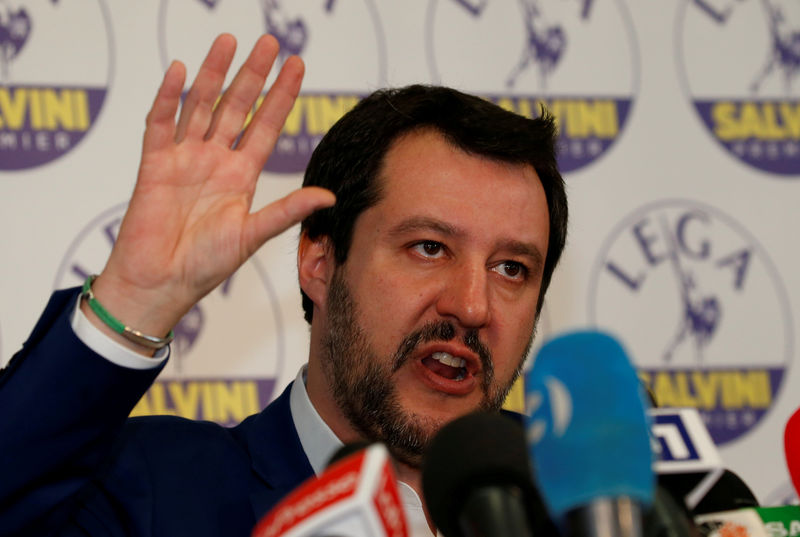 © Reuters. FILE PHOTO: Northern League party leader Matteo Salvini talks during a news conference, the day after Italy's parliamentary elections, in Milan