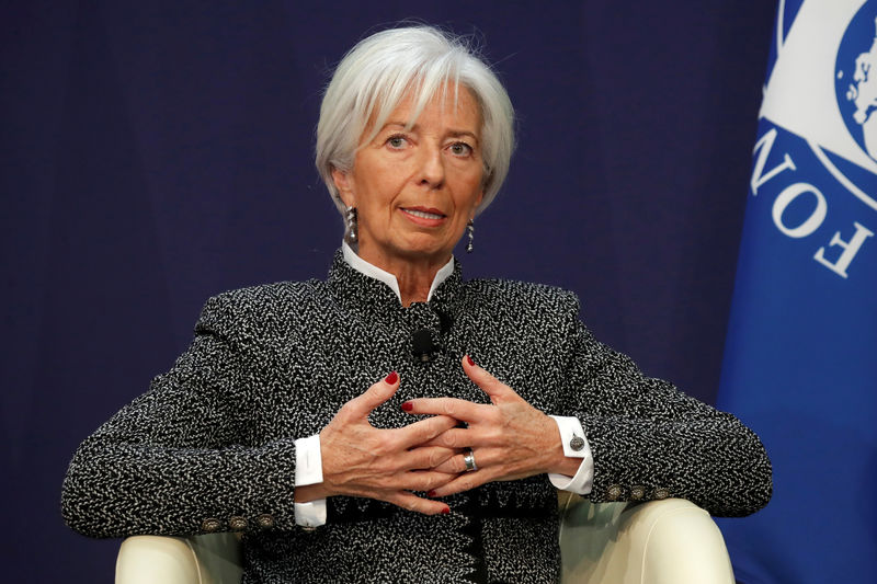 © Reuters. Christine Lagarde, Managing Director of the International Monetary Fund (IMF), attends a conference on "Transforming France’s Economy and Completing the Integration of the Eurozone" in Paris