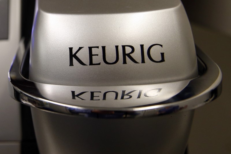 © Reuters. A single-serve Keurig Green Mountain brewing machine is seen in New York