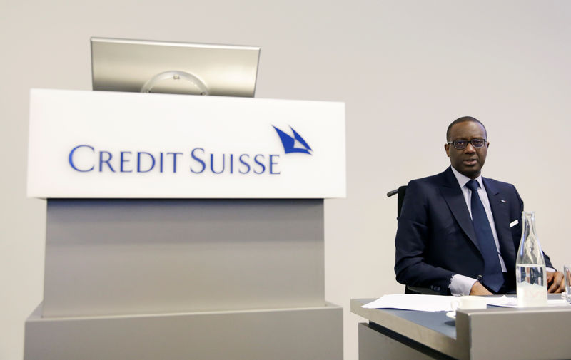 © Reuters. FILE PHOTO - CEO Thiam of Swiss bank Credit Suisse awaits a news conference to present full-year results in Zurich