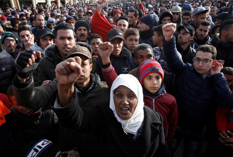 © Reuters. السلطات المغربية تقول إنها ستتعامل بحزم مع احتجاجات جرادة