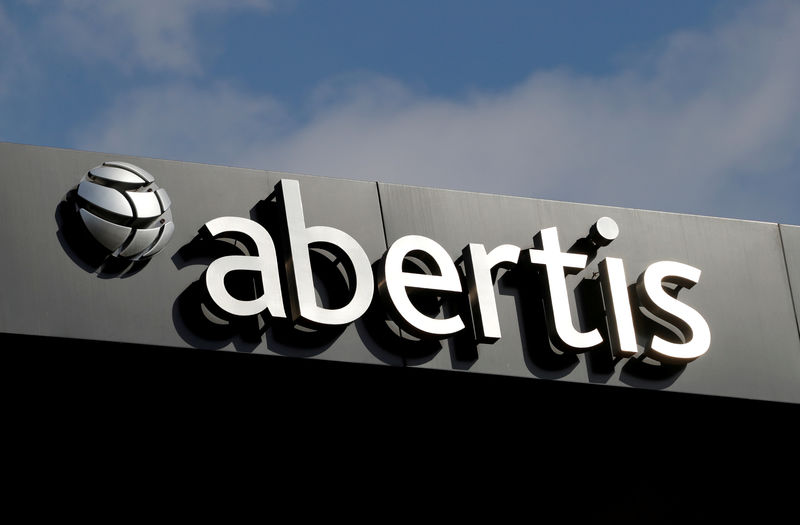 © Reuters. Atlantia confirma un acuerdo preliminar con ACS y Hochtief sobre Abertis