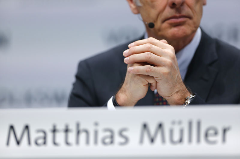 © Reuters. Volkswagen CEO Matthias Mueller listens during the annual earnings news conference of VW in Berlin in Berlin